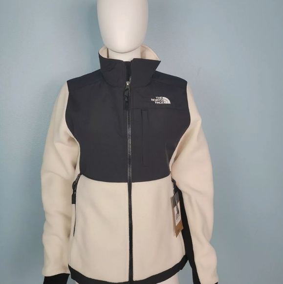 The North Face Jackets & Blazers - The North Face Womens Denali 2 Size Small Fleece Full Zip White Black New $179